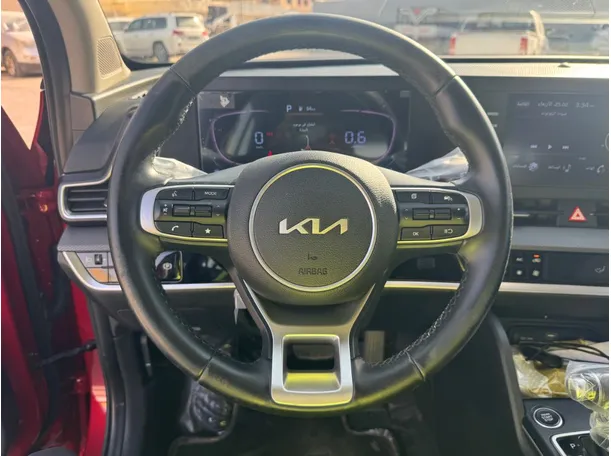 Car image 18