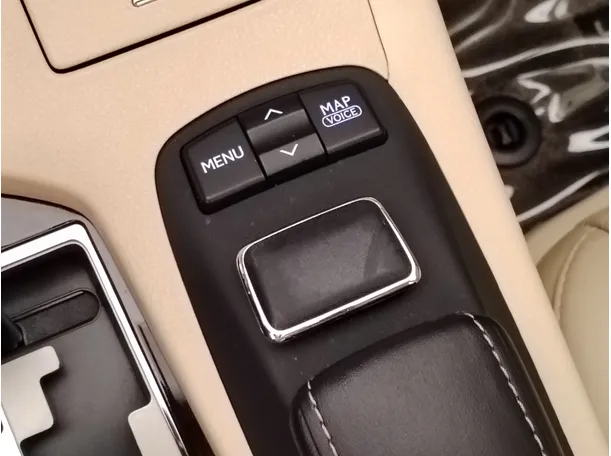Car image 32