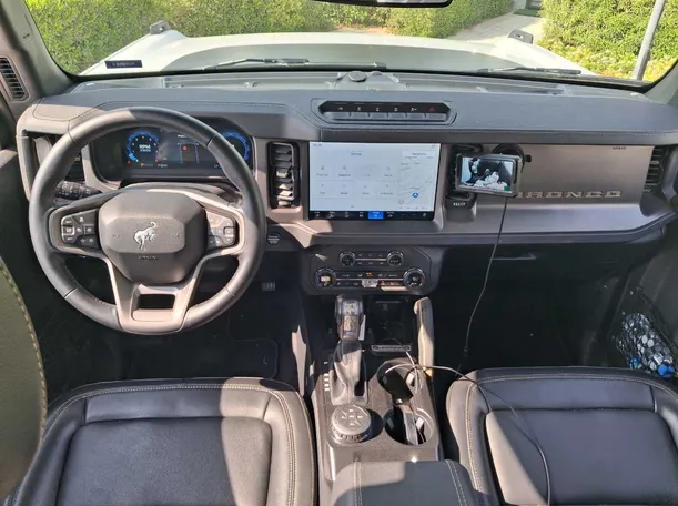 Car image 15