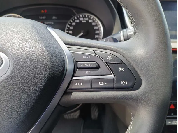 Car image 24