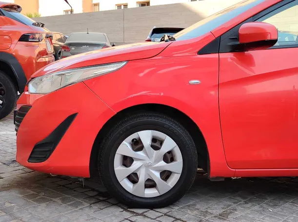 Car image 9