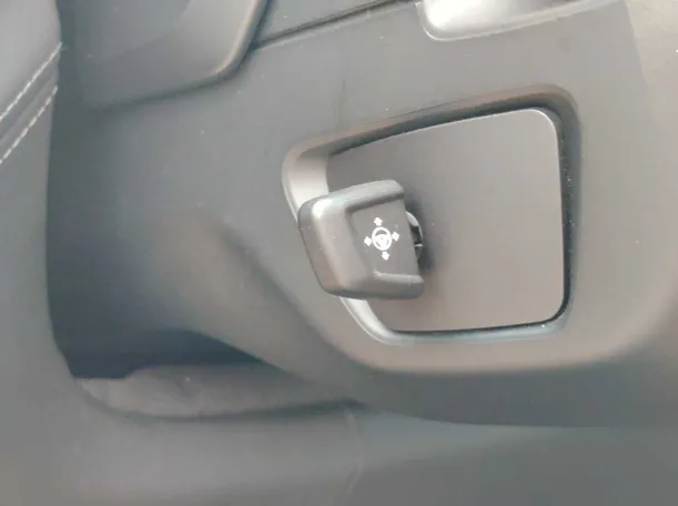 Car image 37