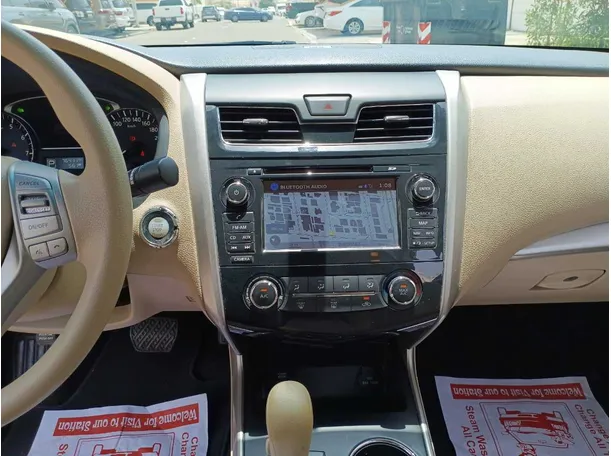 Car image 16