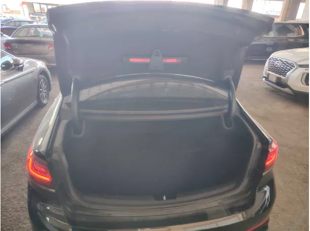 Car image 24