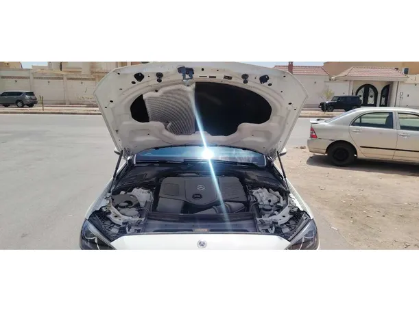 Car image 32