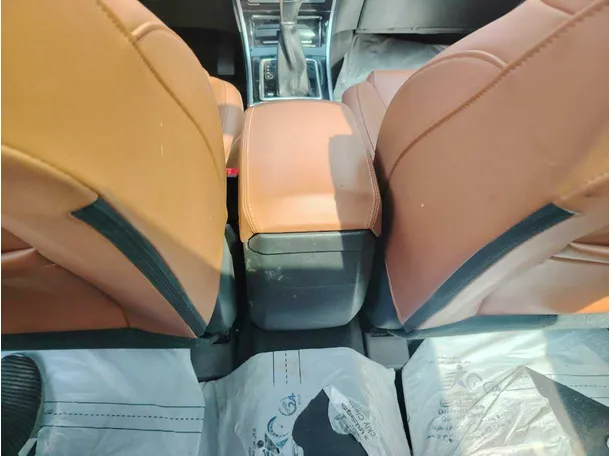 Car image 34