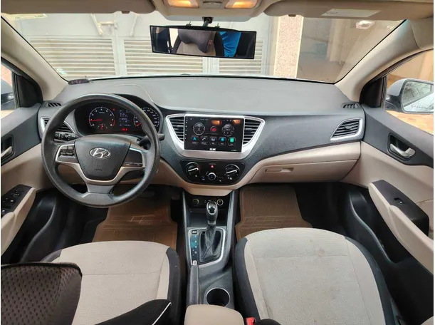 Car image 22