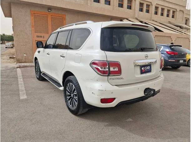 Car image 7
