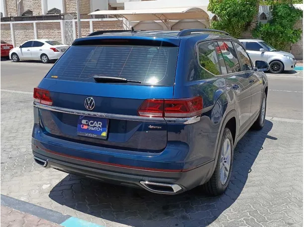 Car image 7