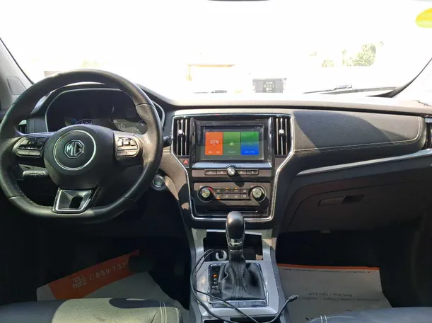 Car image 14
