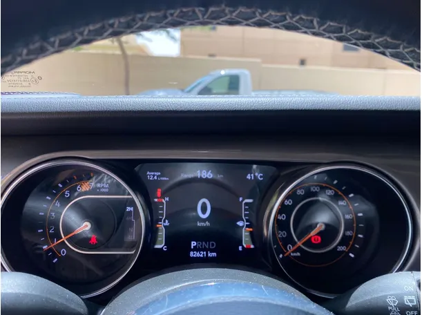 Car image 19