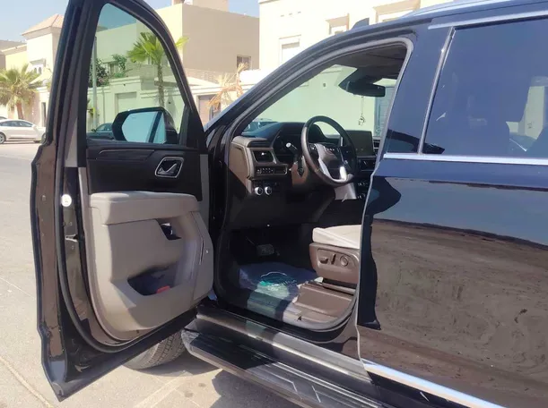 Car image 11