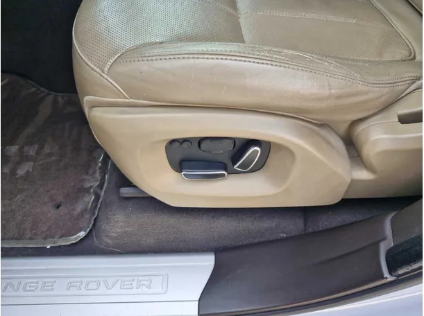 Car image 22