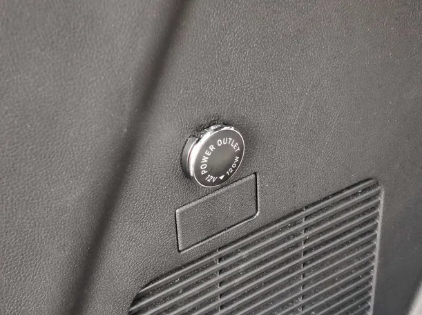 Car image 33