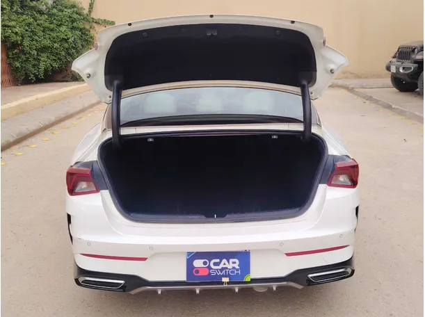Car image 24