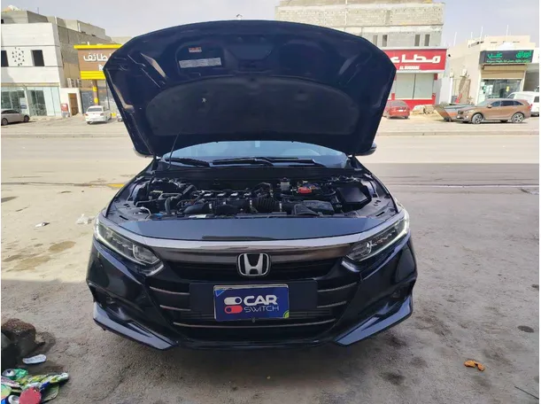 Car image 30