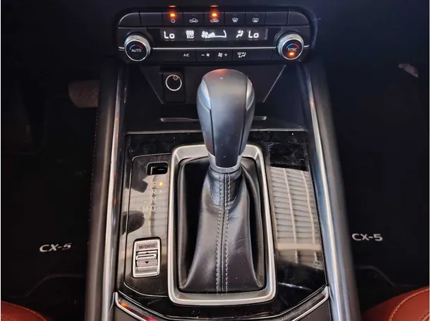 Car image 27