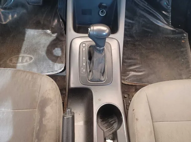 Car image 13