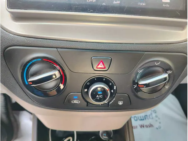 Car image 27