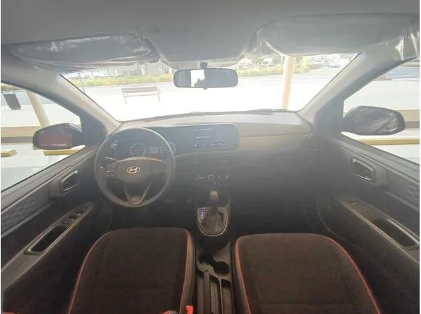 Car image 17