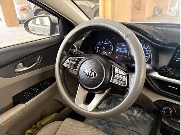 Car image 21