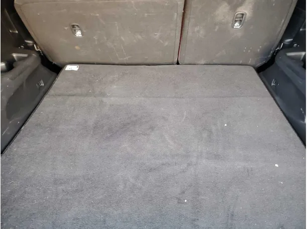 Car image 30