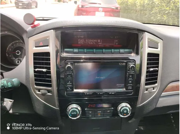 Car image 26