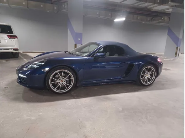 Car image 8