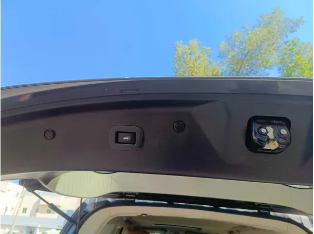 Car image 32