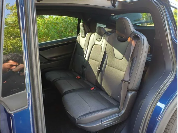 Car image 13