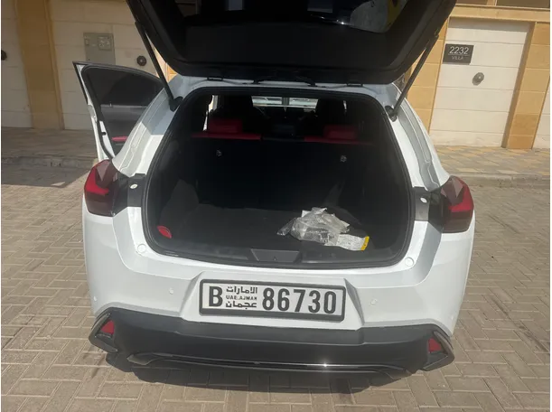 Car image 8