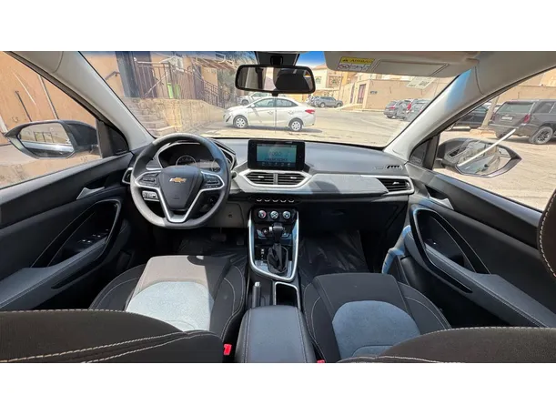 Car image 16