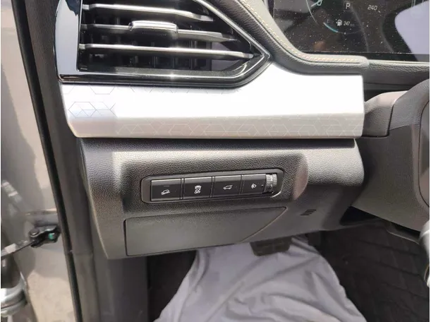 Car image 37