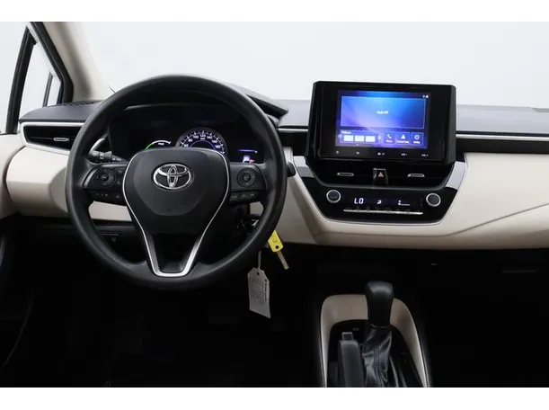 Car image 15