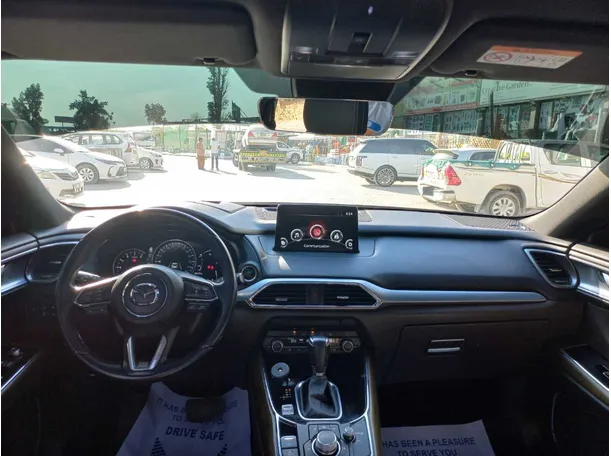 Car image 15