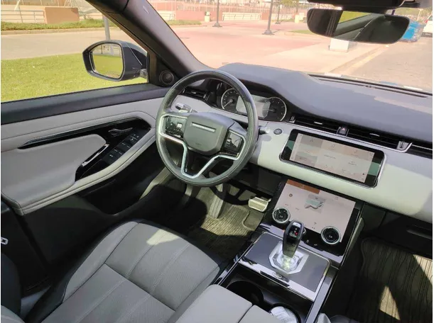 Car image 12