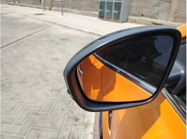 Car image 38