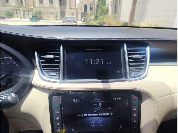 Car image 18