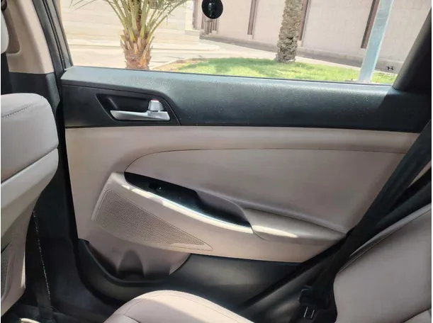 Car image 35