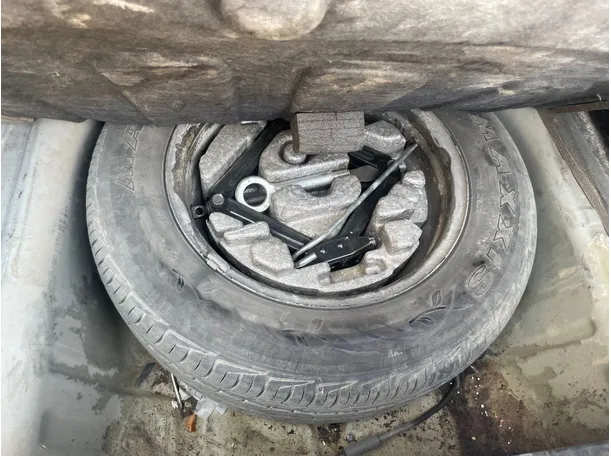 Car image 22
