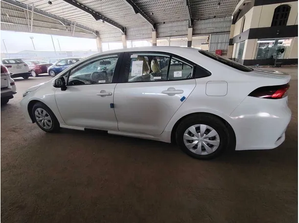 Car image 8