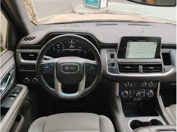 Car image 19