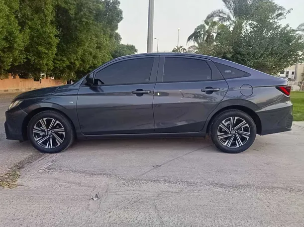 Car image 8