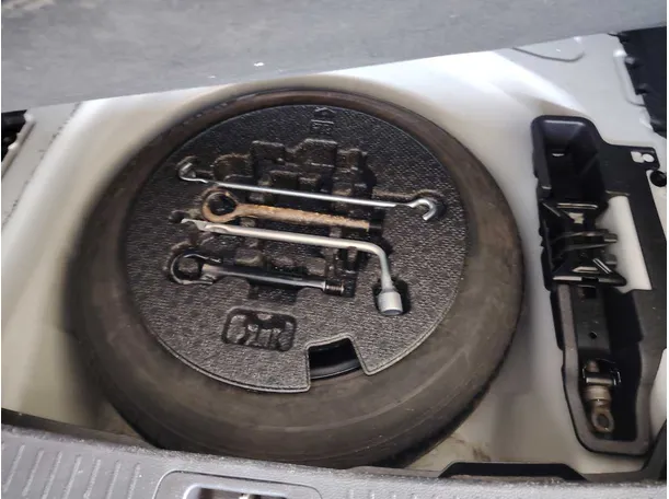 Car image 29