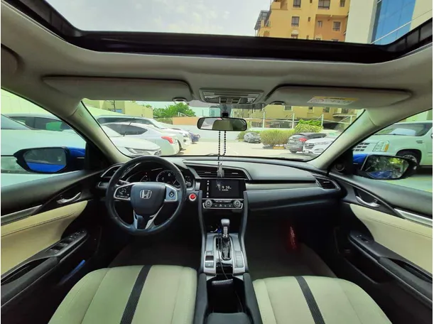 Car image 14