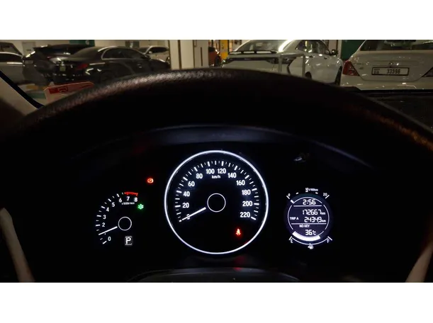 Car image 19