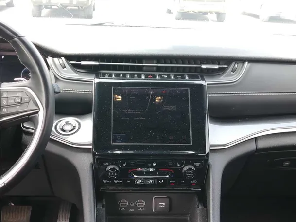 Car image 25
