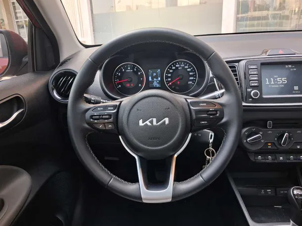Car image 17