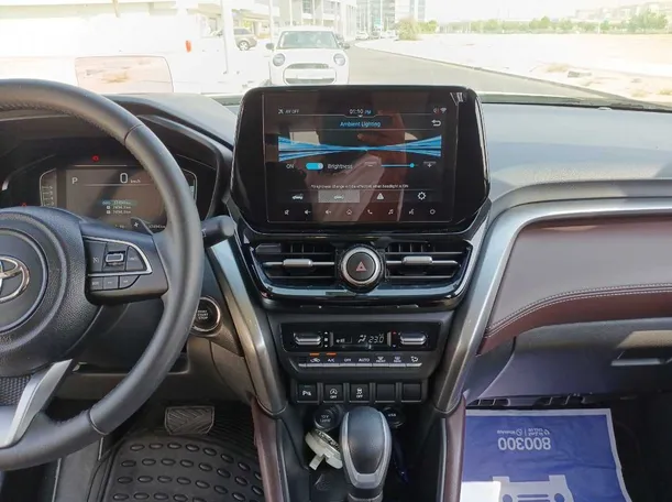 Car image 15