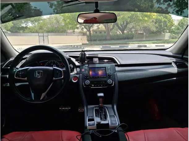 Car image 17
